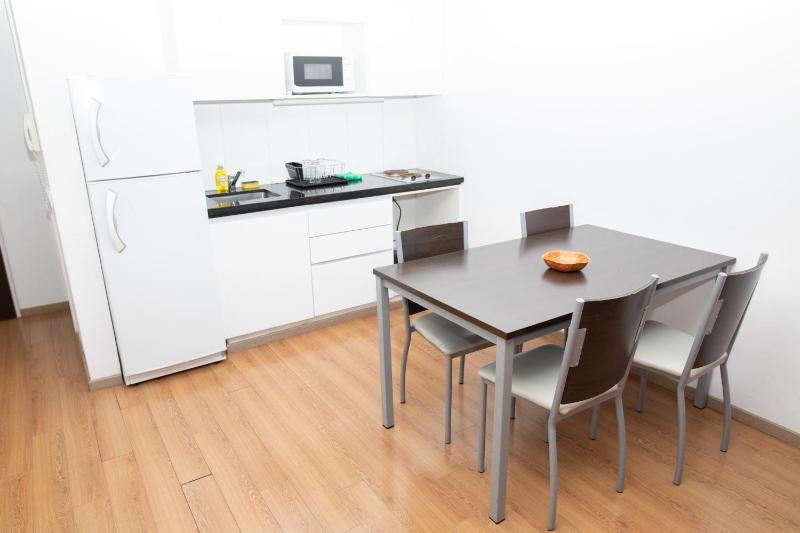 Moderno y Cómodo Excelente Ubicación Ideal Parejas y Familias - image 7