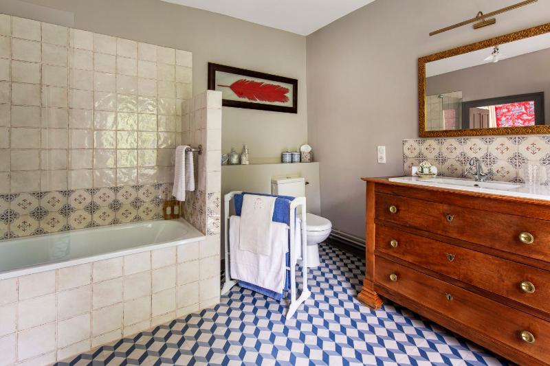 Deluxe Family Room image 2