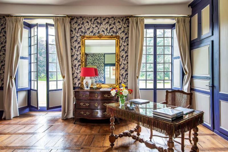 Deluxe Double Room image 4