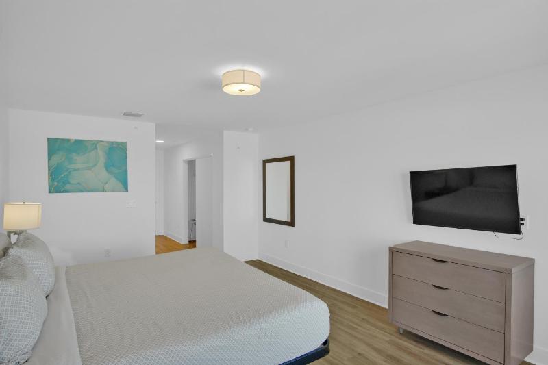 The Avalon Club - image 36