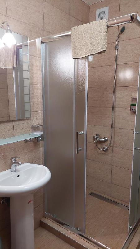 Standard Triple Room image 2