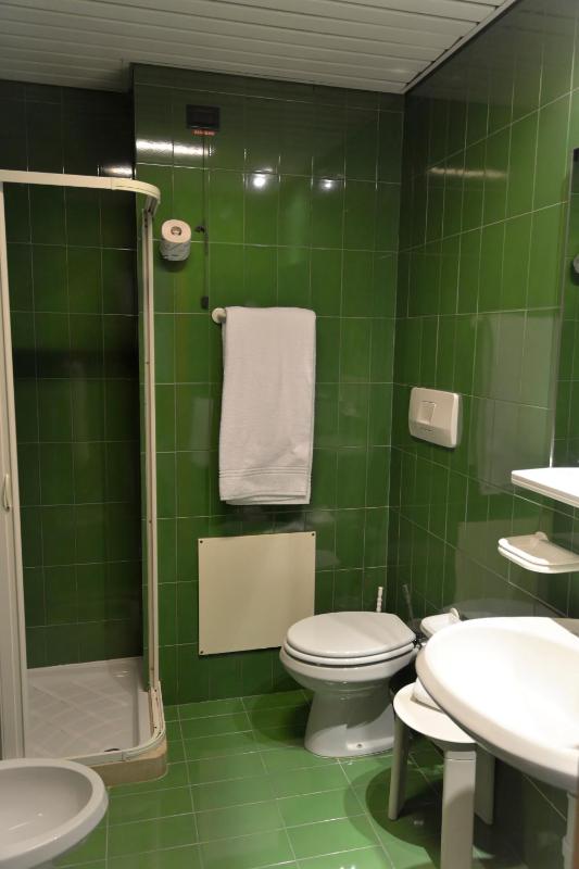Quadruple Room image 2