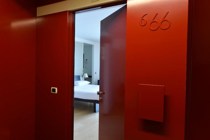 Executive Double Room image 3