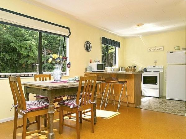 Matuku Hideaway - Taupo Holiday Home - image 11