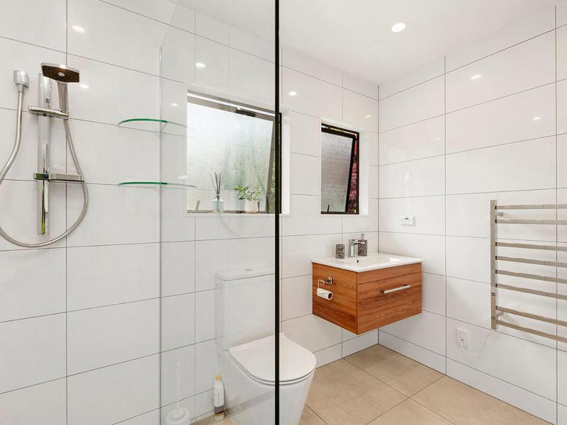 Matuku Hideaway - Taupo Holiday Home - image 12