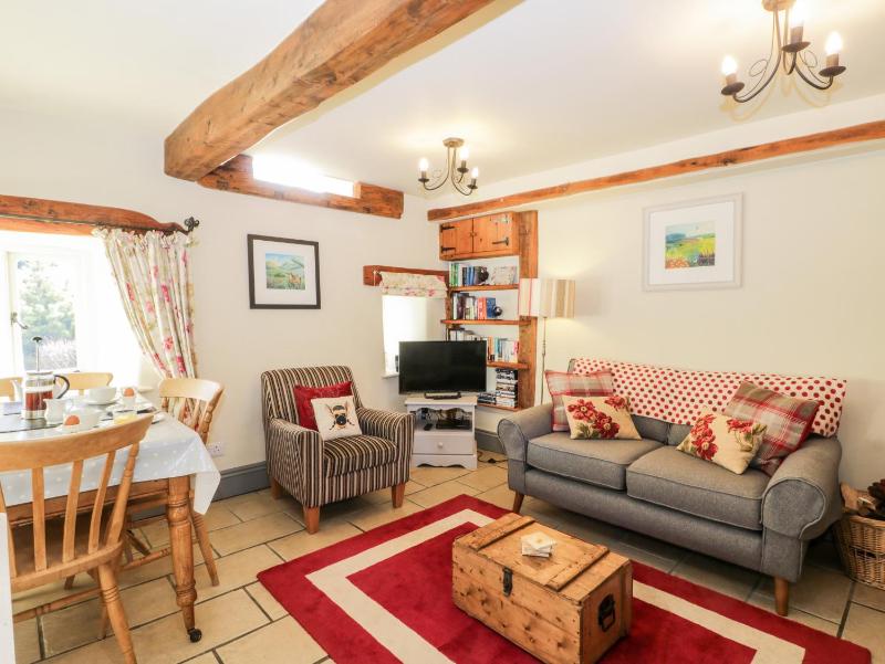 Honey Bee Cottage - image 7