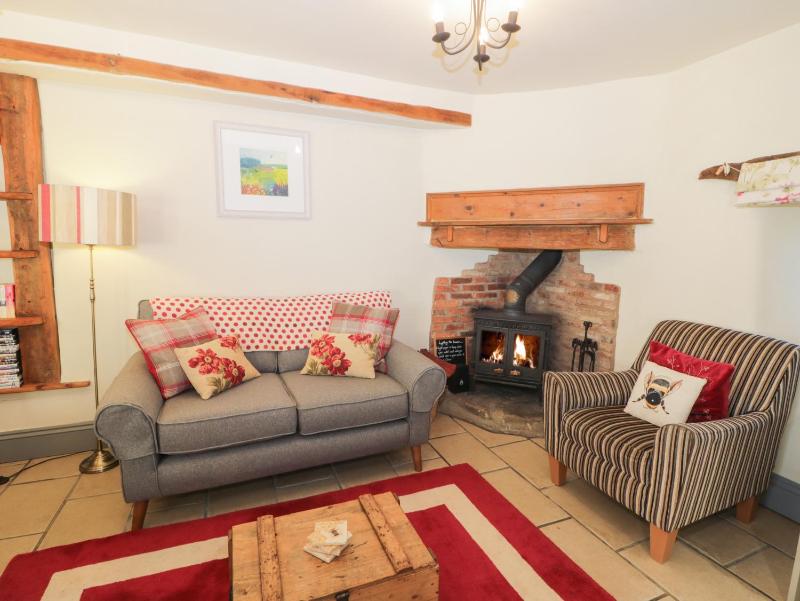 Honey Bee Cottage - image 12