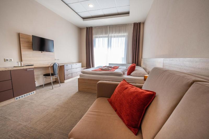 Double Room - Disability Access image 3