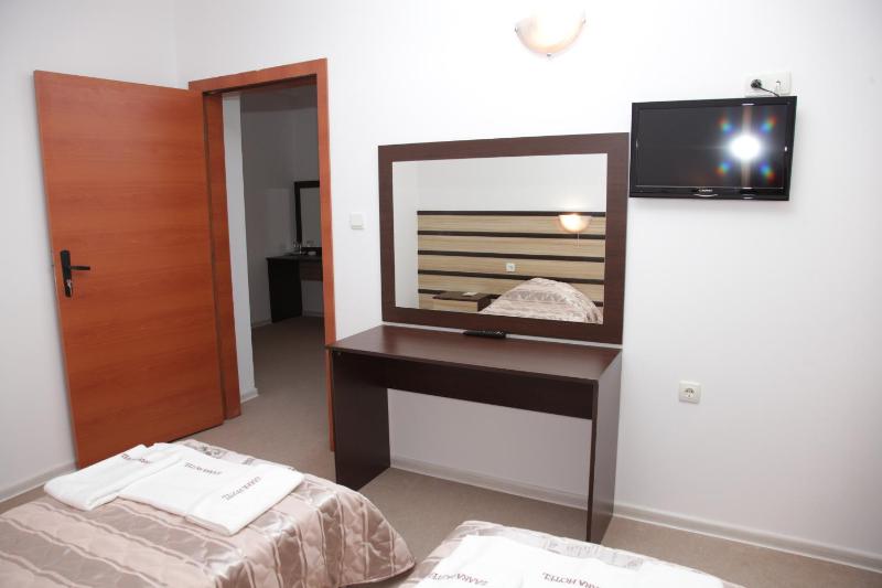 Economy One-Bedroom Suite with Balcony image 2
