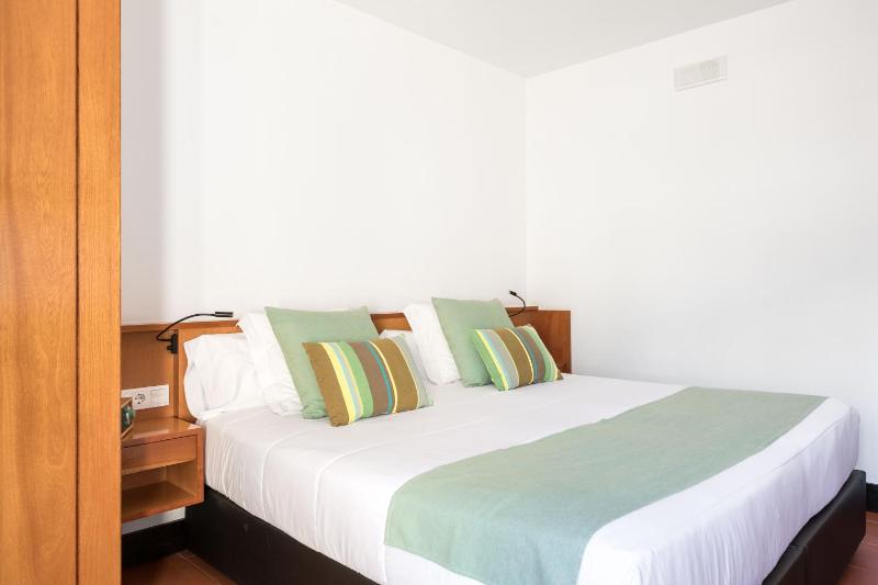 Standard Double Room image 4