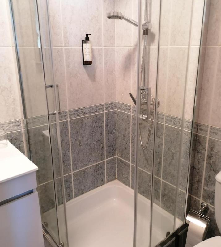 Double or Twin Room image 3