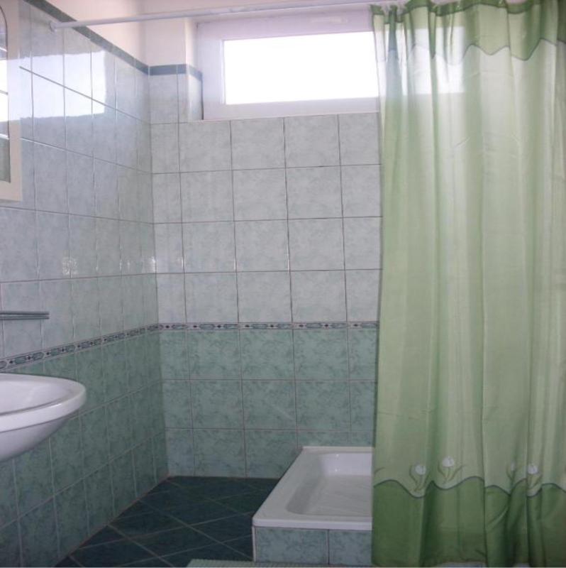 Double Room image 4