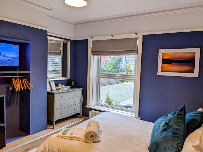 Double Room with Private Bathroom image 4