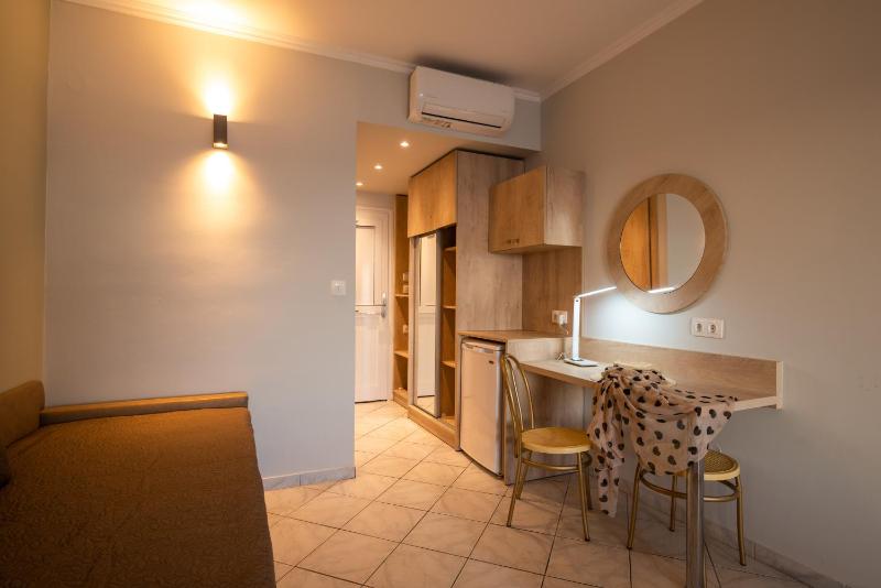 Double Room image 4