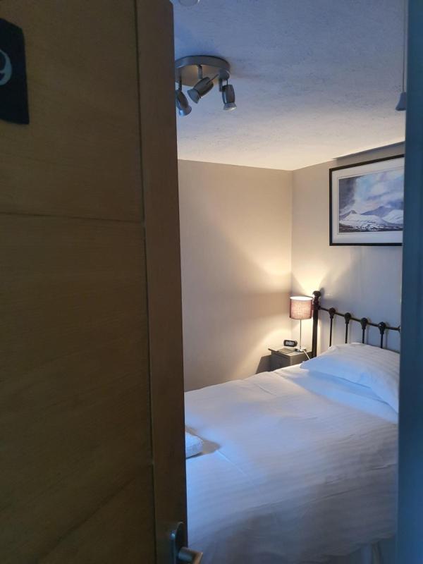 Single Room image 4