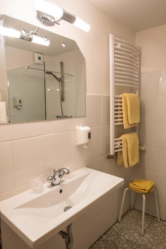 Standard Double Room image 4