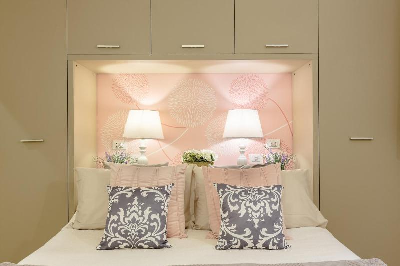 Orchidea Bianca a 2 Bedrooms 2 Bathrooms Understated Luxury with a Welcoming Ambience - image 25