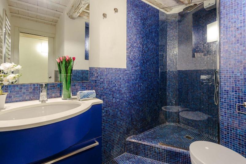 Orchidea Bianca a 2 Bedrooms 2 Bathrooms Understated Luxury with a Welcoming Ambience - image 9