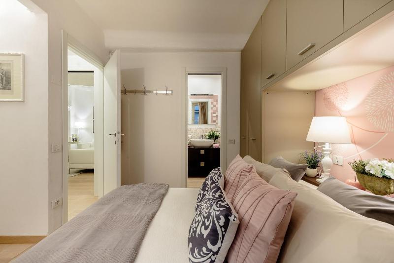 Orchidea Bianca a 2 Bedrooms 2 Bathrooms Understated Luxury with a Welcoming Ambience - image 18