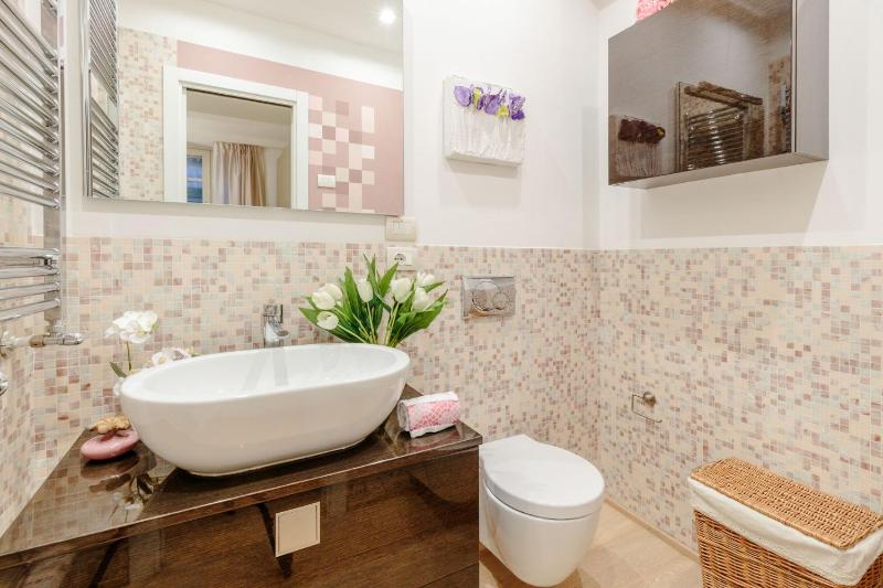 Orchidea Bianca a 2 Bedrooms 2 Bathrooms Understated Luxury with a Welcoming Ambience - image 5