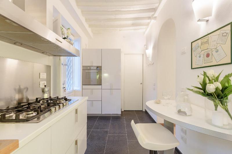 Orchidea Bianca a 2 Bedrooms 2 Bathrooms Understated Luxury with a Welcoming Ambience - image 24