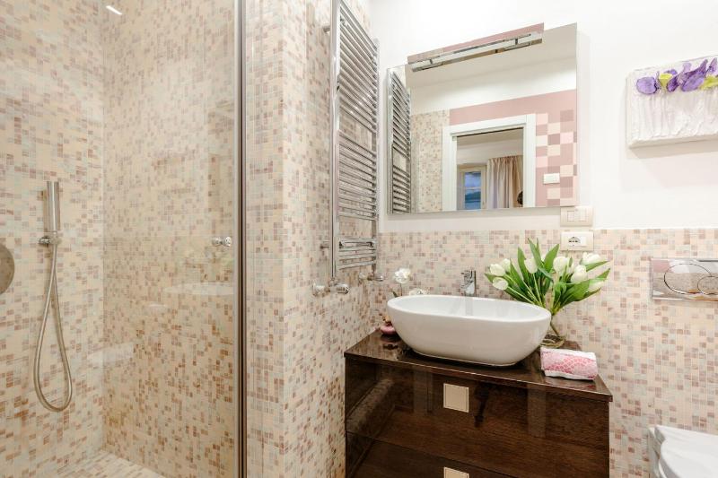 Orchidea Bianca a 2 Bedrooms 2 Bathrooms Understated Luxury with a Welcoming Ambience - image 13