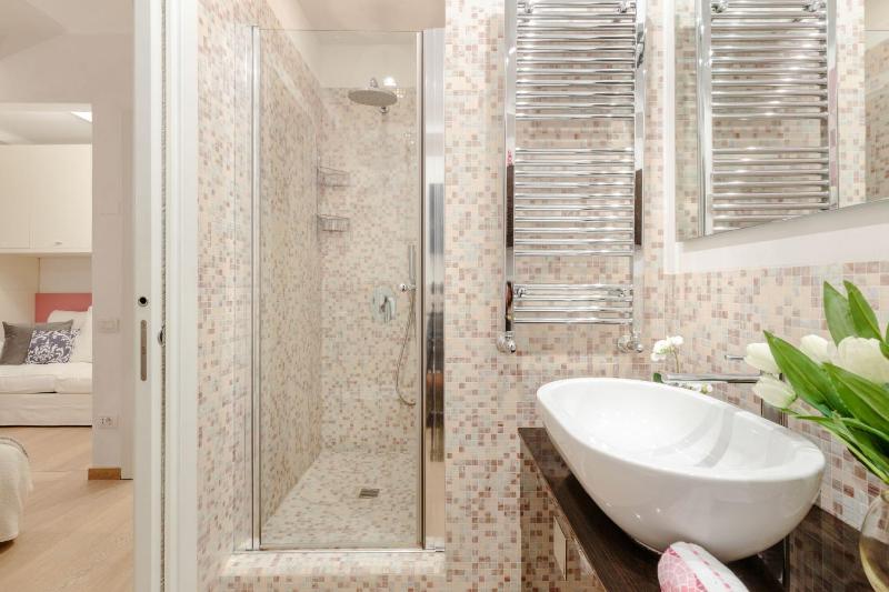 Orchidea Bianca a 2 Bedrooms 2 Bathrooms Understated Luxury with a Welcoming Ambience - image 30