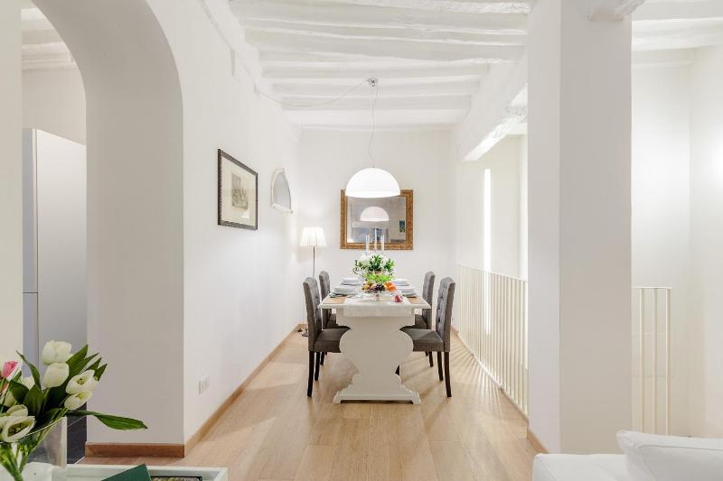 Orchidea Bianca a 2 Bedrooms 2 Bathrooms Understated Luxury with a Welcoming Ambience - image 8