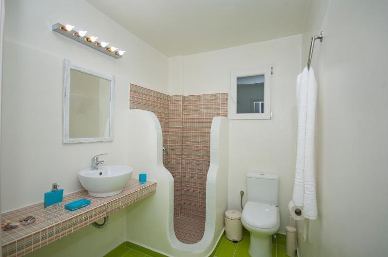 Twin Room with Private Garden image 3