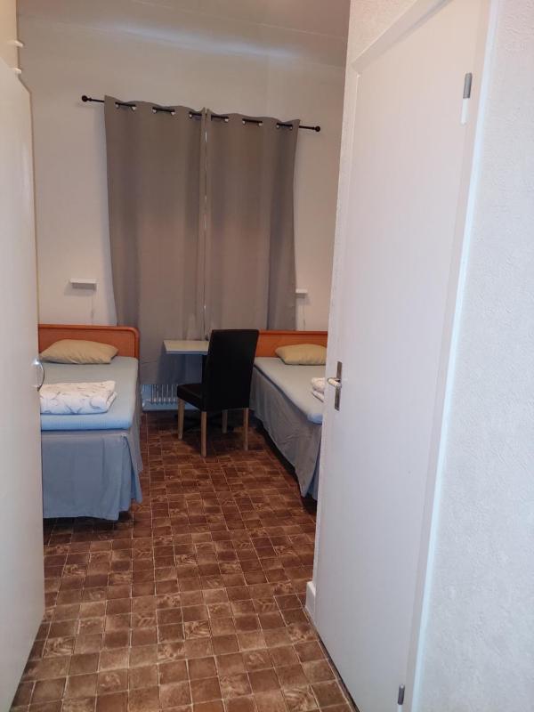 Twin Room image 1