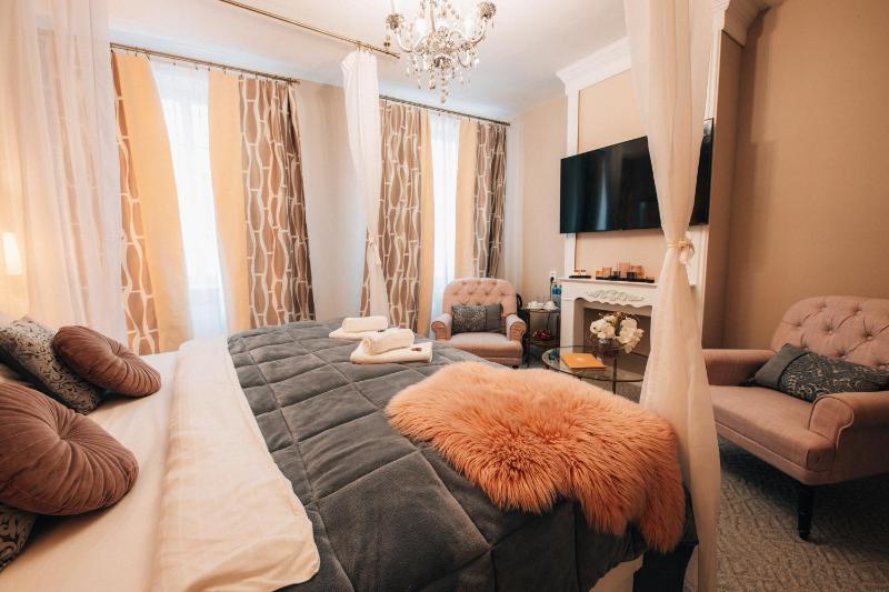 Deluxe Double Room with Whirlpool image 4