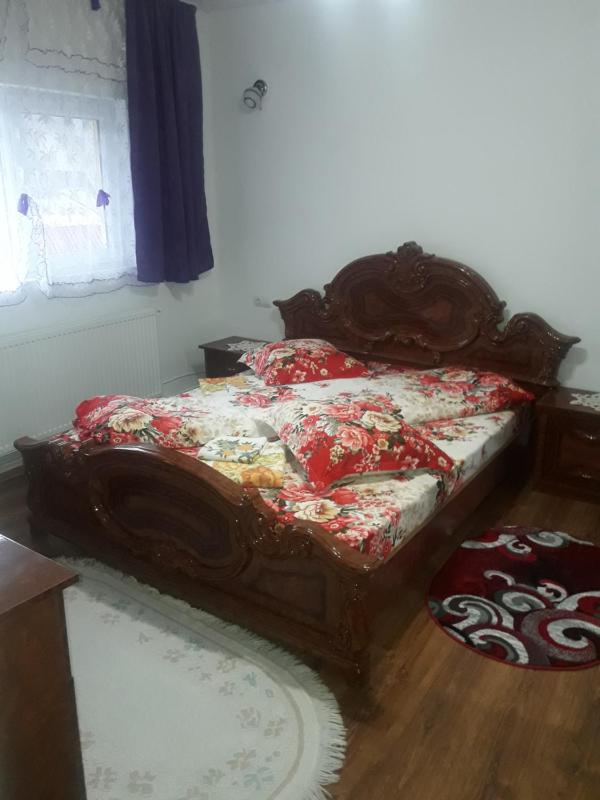 Standard Double Room with Shared Bathroom image 1