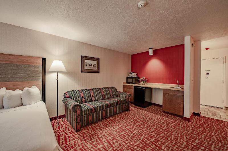 Studio Suite with Two Queen Beds image 4