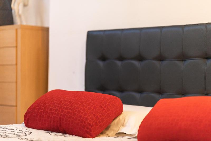 Studio Apartment image 3