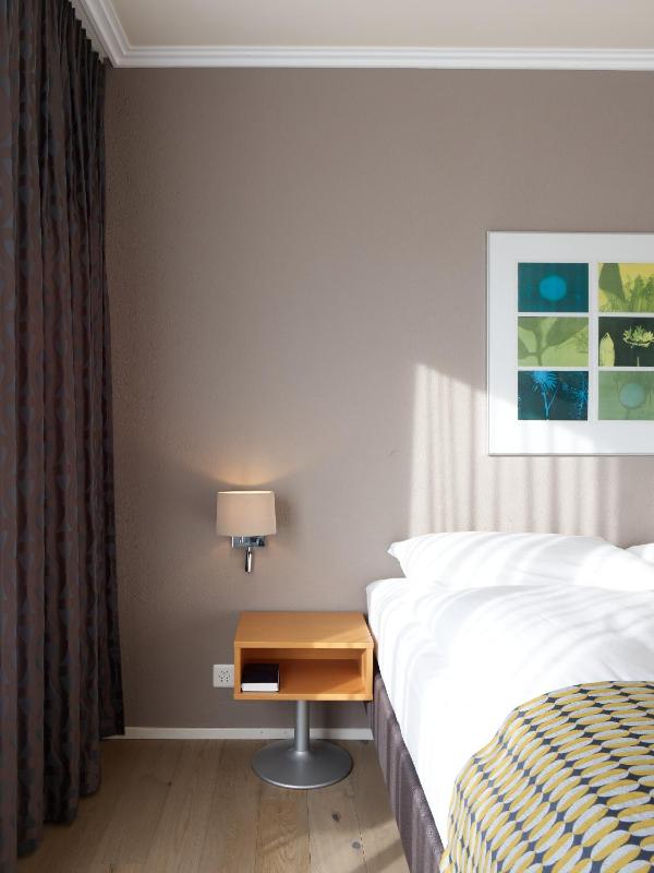 Double Room image 4