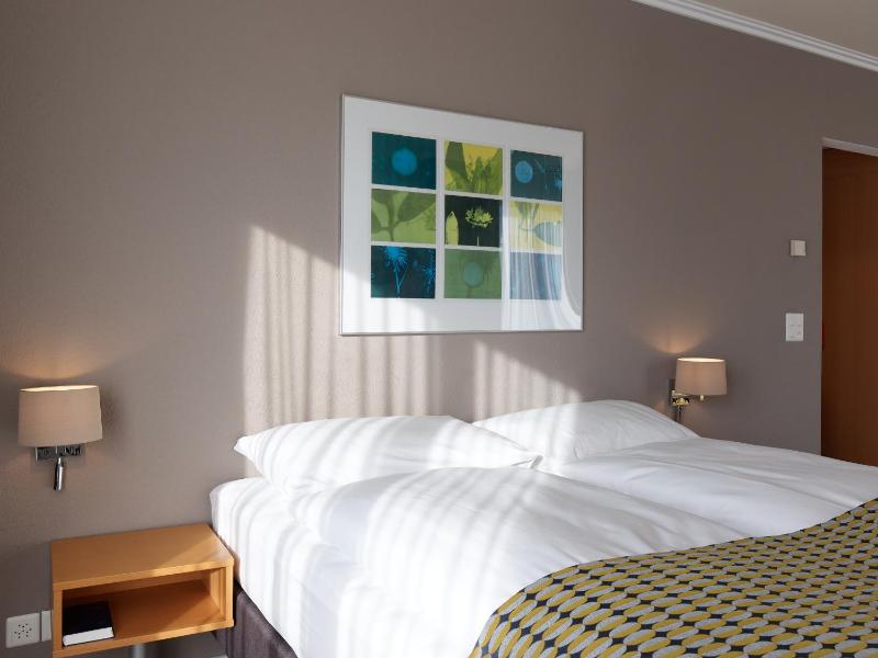 Double Room image 3