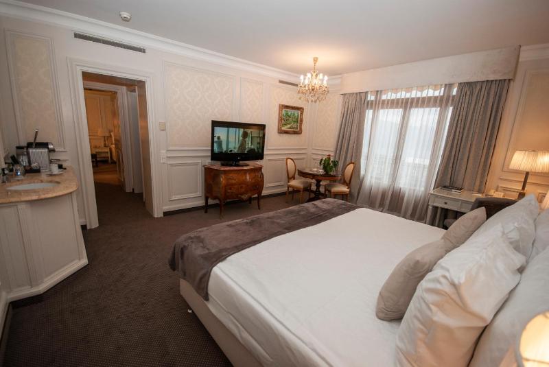 Two-Bedroom Family Room image 1
