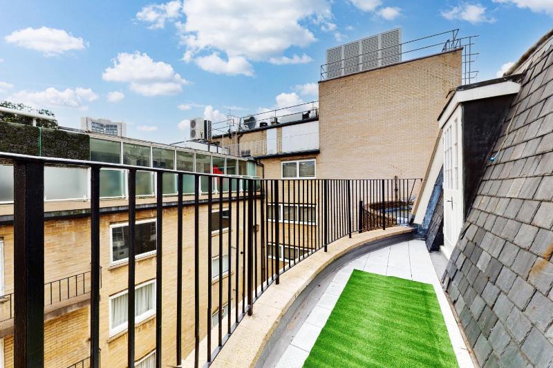Two-Bedroom Apartment with Balcony image 4