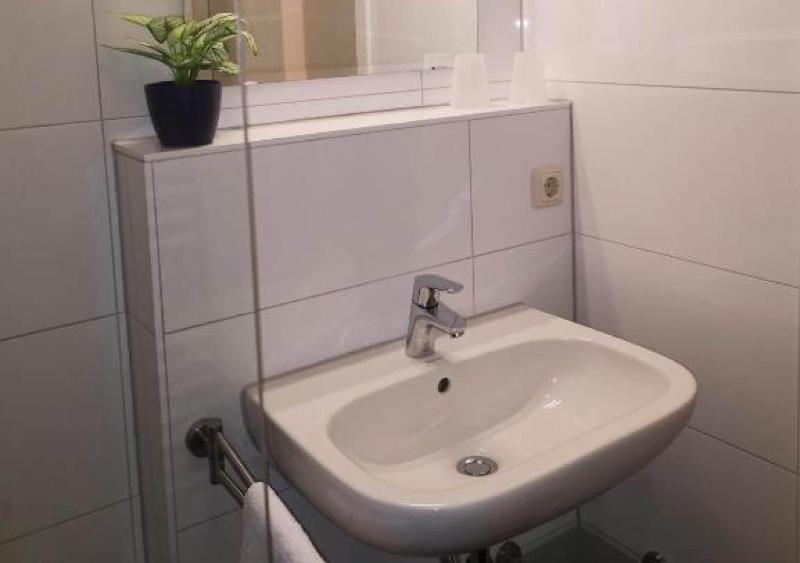 Single Room image 2