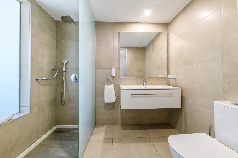 Standard Double or Twin Room with Balcony image 2