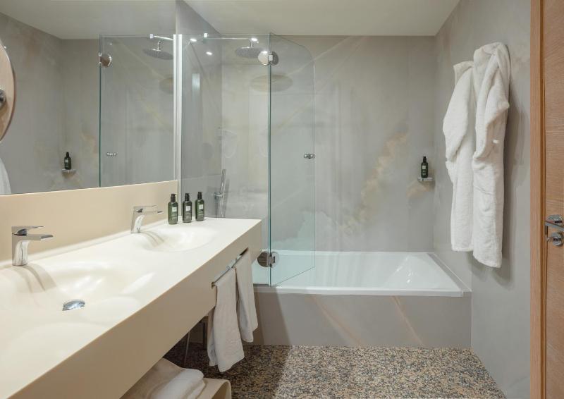 Superior Double or Twin Room image 1