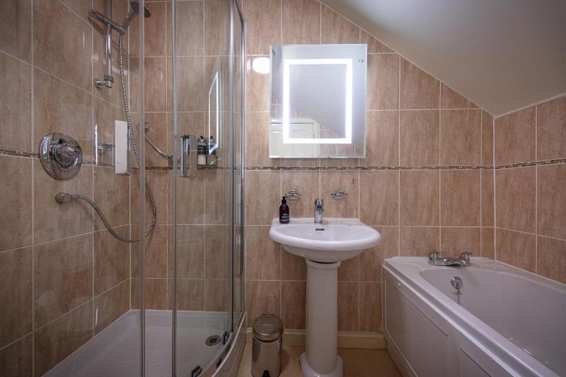 Standard Double Room image 2