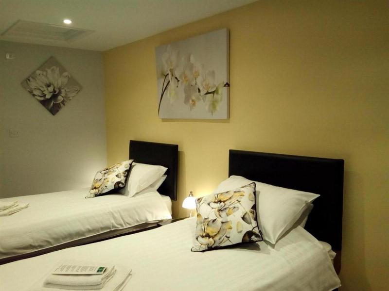 Deluxe Double Room image 2