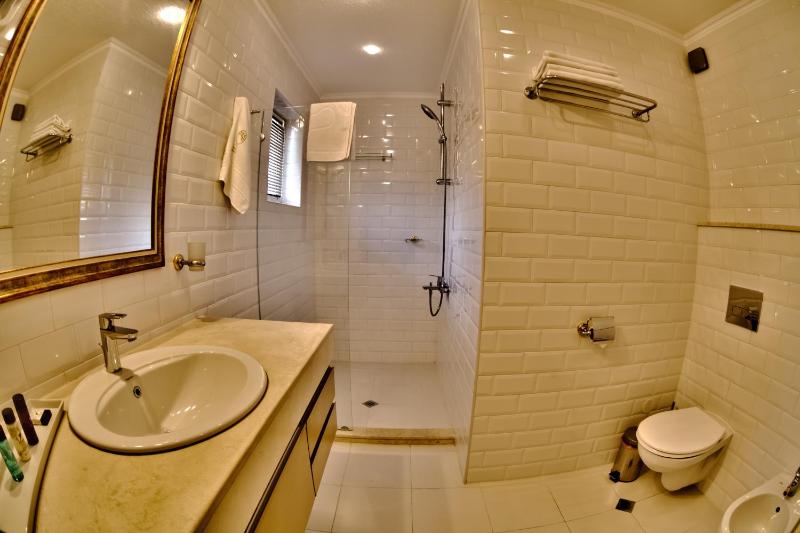 Triple Room image 1