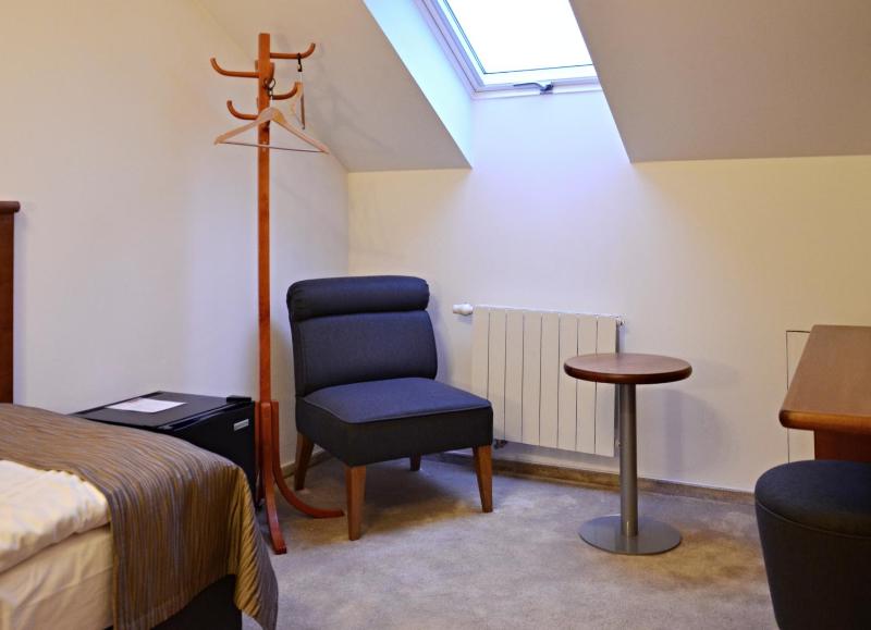 Single Room image 3