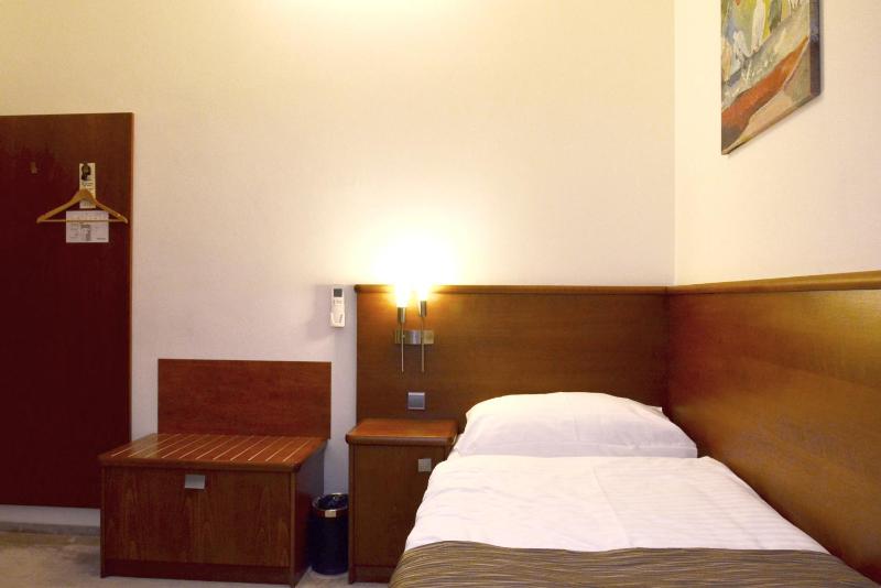 Single Room image 2
