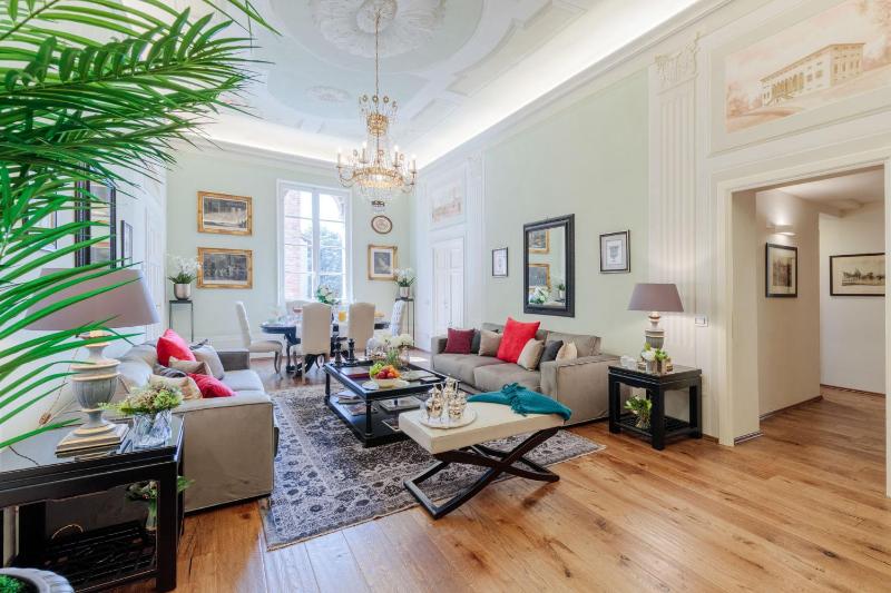The Medieval Penthouse Indulge among History in a Luxury 5 Bedrooms Apartment - image 8