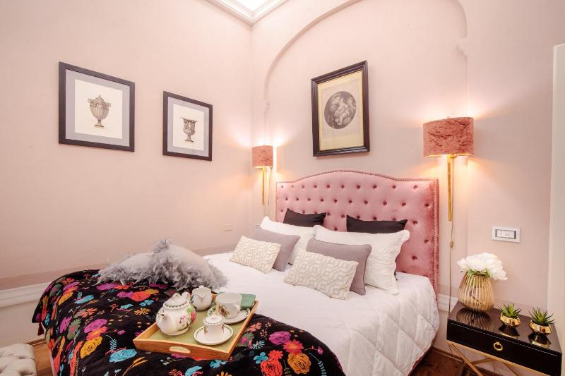 The Medieval Penthouse Indulge among History in a Luxury 5 Bedrooms Apartment - image 15