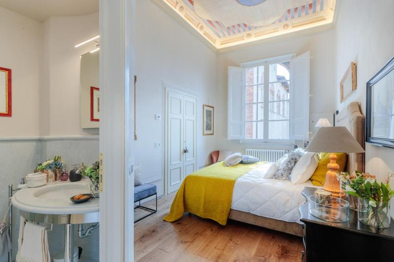 The Medieval Penthouse Indulge among History in a Luxury 5 Bedrooms Apartment - image 4