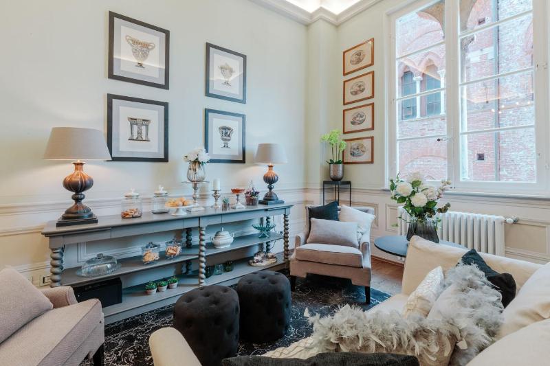 The Medieval Penthouse Indulge among History in a Luxury 5 Bedrooms Apartment - image 21